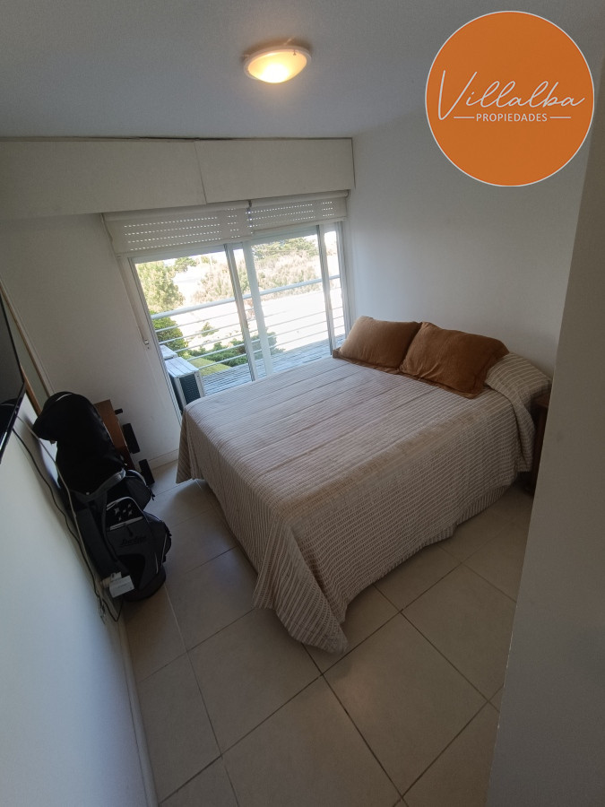 Apartamento ID.3216 - Espectacular depatamento en playa mansa con terraza grande y parrillero propio. 