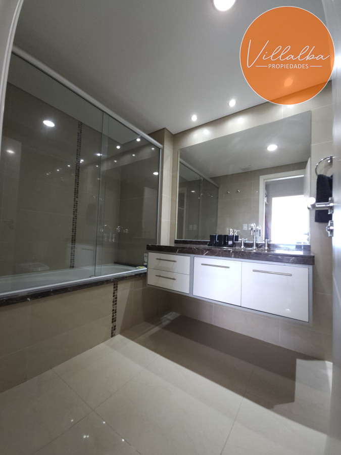 Apartamento ID.3072 - Espectacular Apartamento de 4 Dormitorios a metros de la rambla, playa mansa.