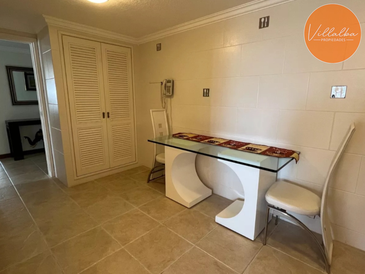 Apartamento ID.3192 - Excelente apartamento de 3 Dormitorios frente al mar, Playa Mansa 