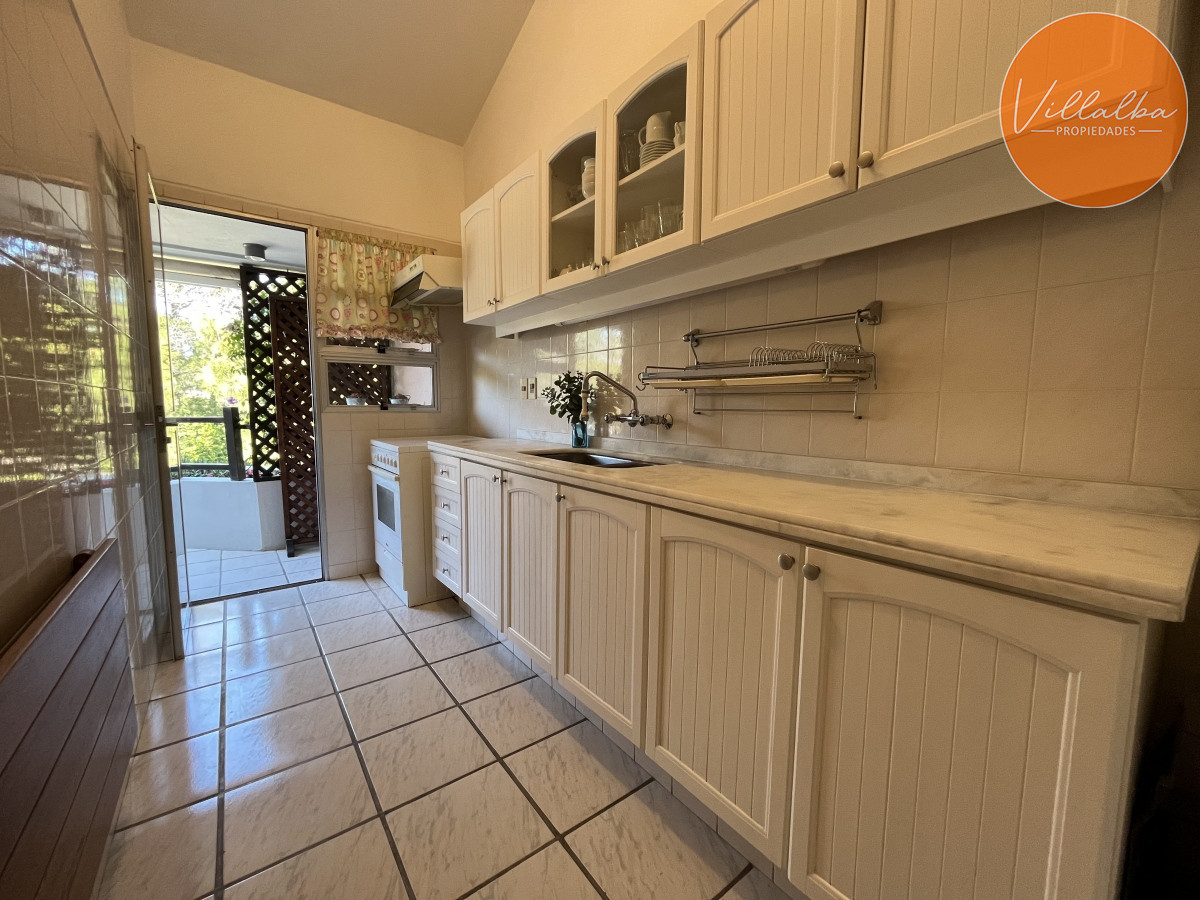Apartamento ID.2452 - Apartamento en venta, Punta del este 200 mts del Mar