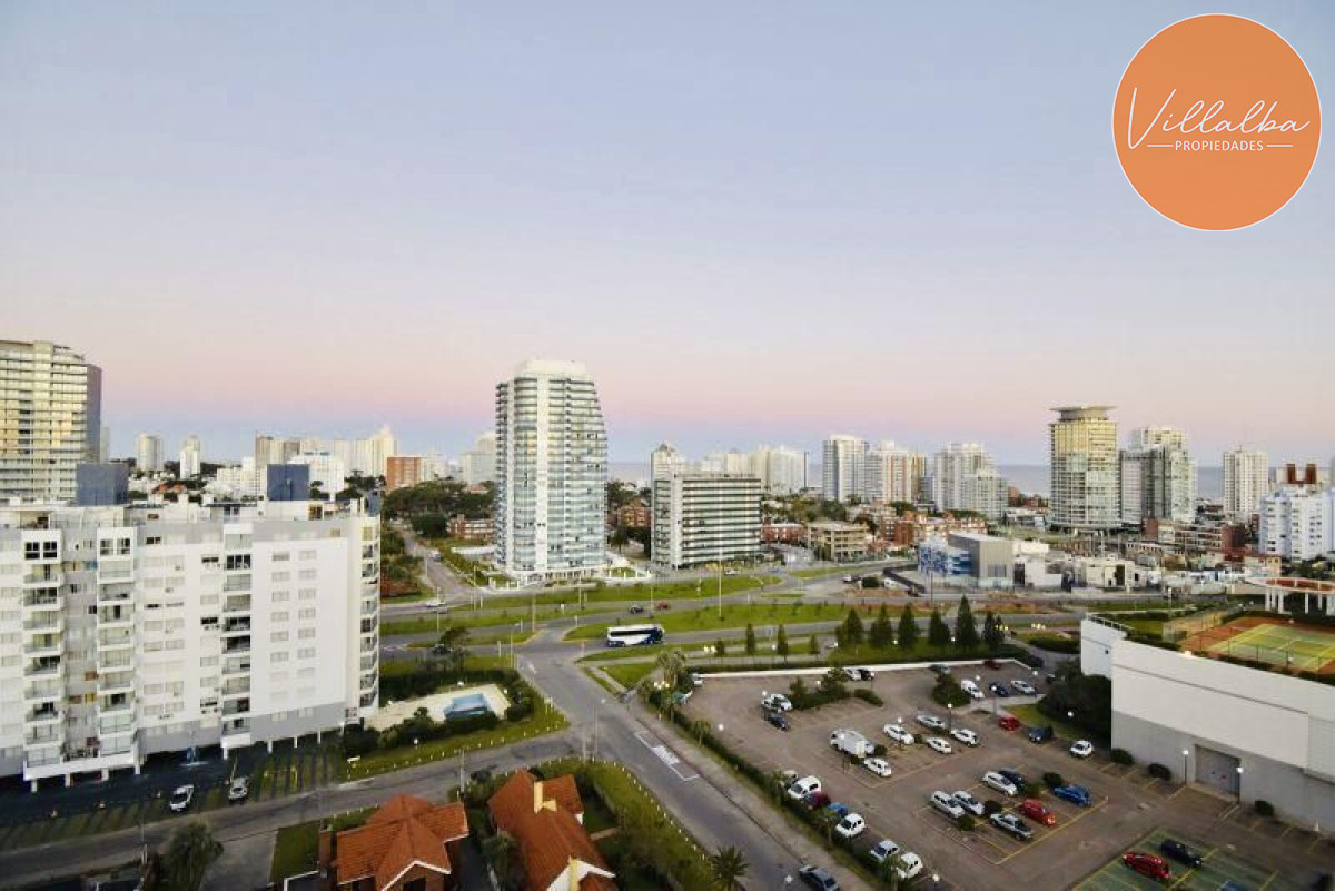 Apartamento ID.2740 - Oportunidad en venta - Seasons Tower, vista al mar. 