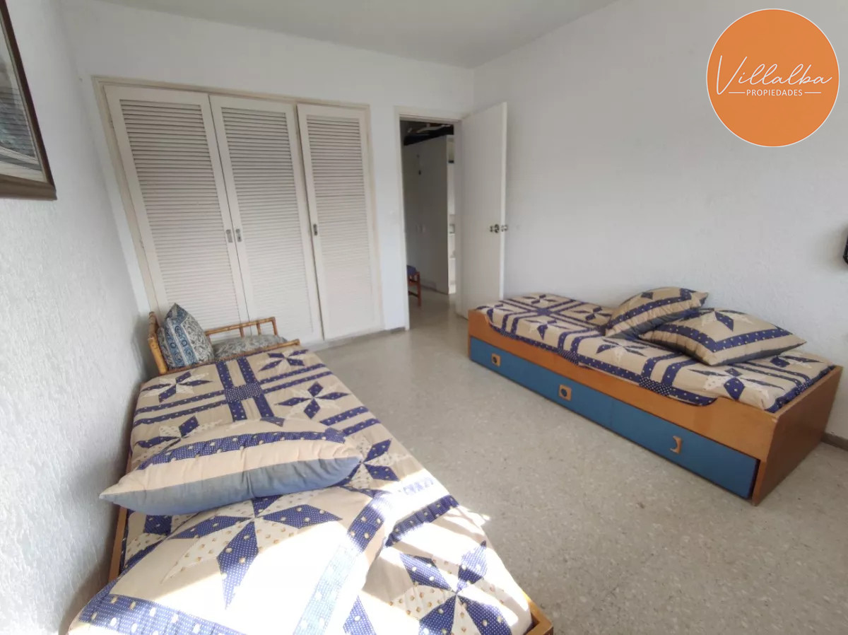 Apartamento ID.3361 - Playa Mansa. Frente al mar. 