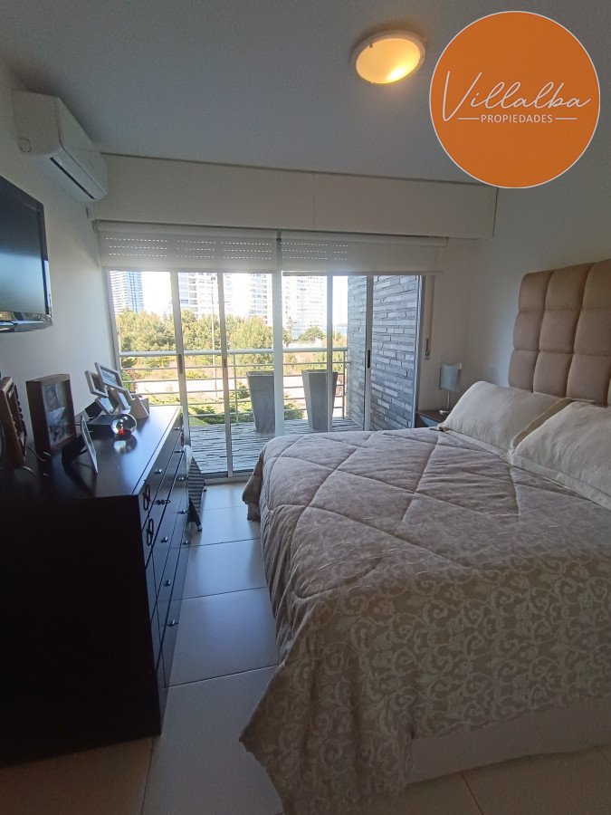 Apartamento ID.3216 - Espectacular depatamento en playa mansa con terraza grande y parrillero propio. 