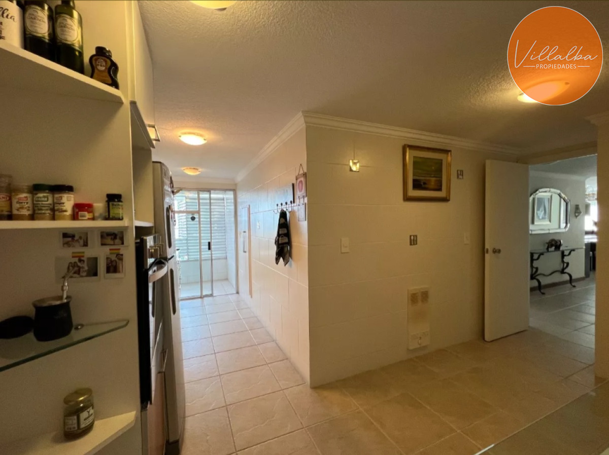 Apartamento ID.3192 - Excelente apartamento de 3 Dormitorios frente al mar, Playa Mansa 