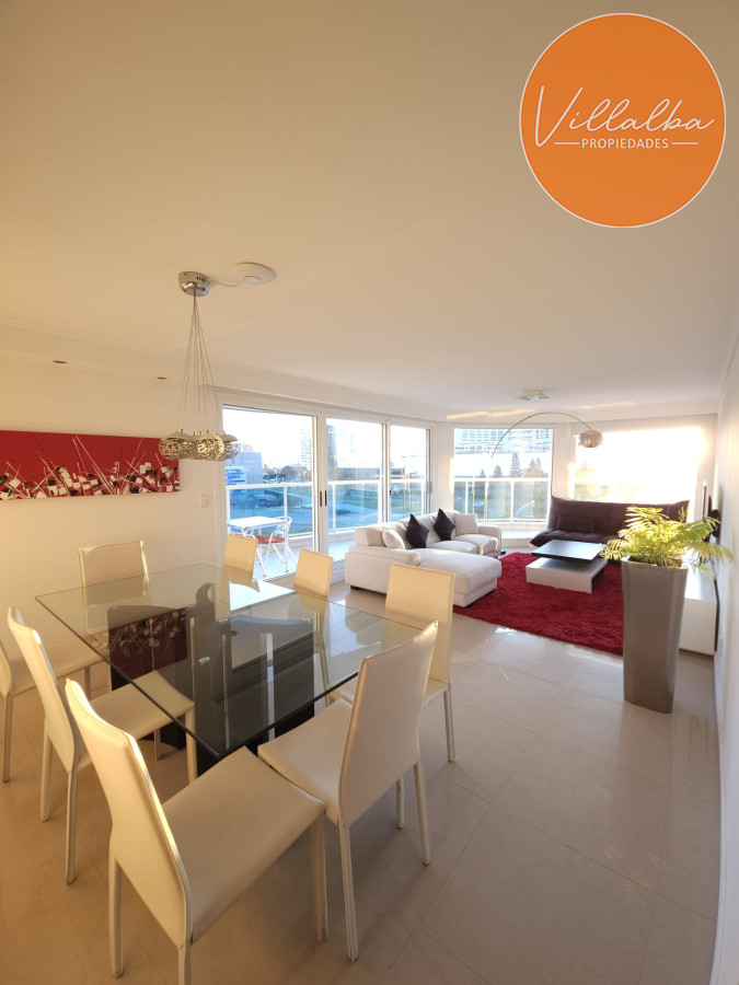 Apartamento ID.3072 - Espectacular Apartamento de 4 Dormitorios a metros de la rambla, playa mansa.