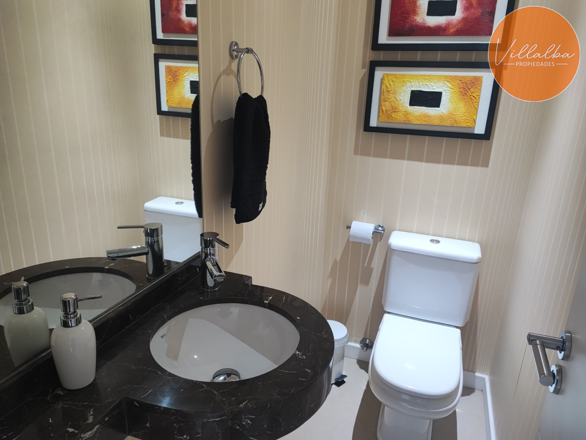Apartamento ID.3072 - Espectacular Apartamento de 4 Dormitorios a metros de la rambla, playa mansa.