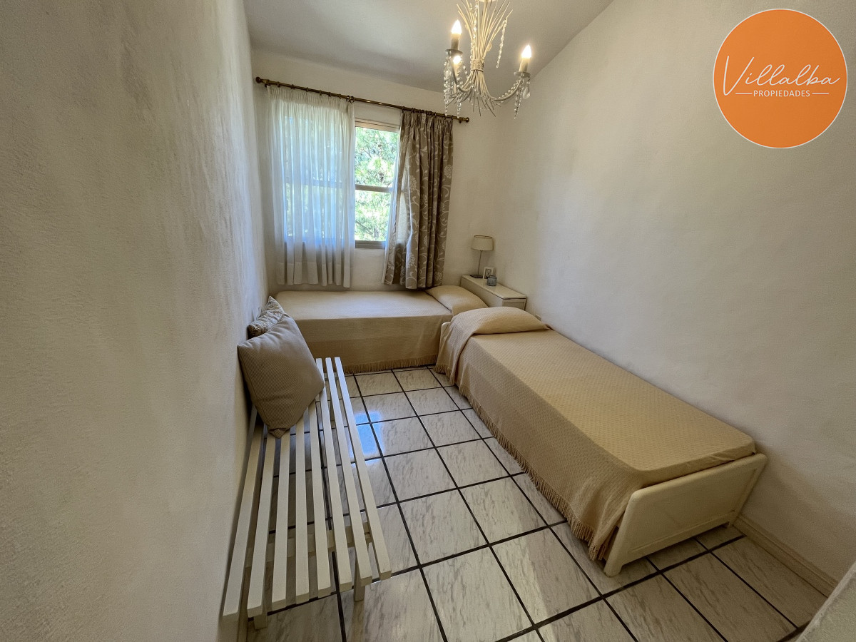Apartamento ID.2452 - Apartamento en venta, Punta del este 200 mts del Mar