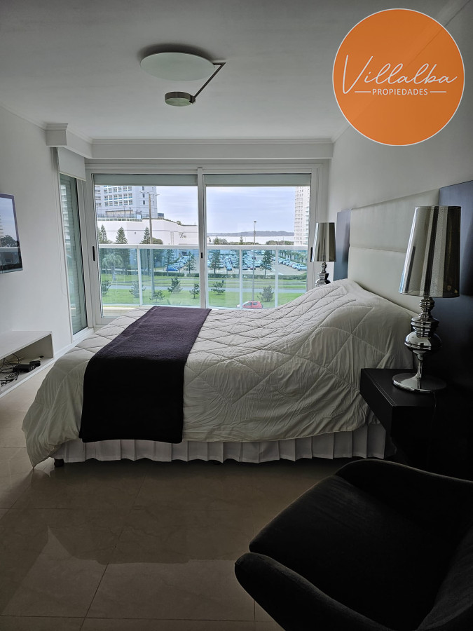 Apartamento ID.3072 - Espectacular Apartamento de 4 Dormitorios a metros de la rambla, playa mansa.