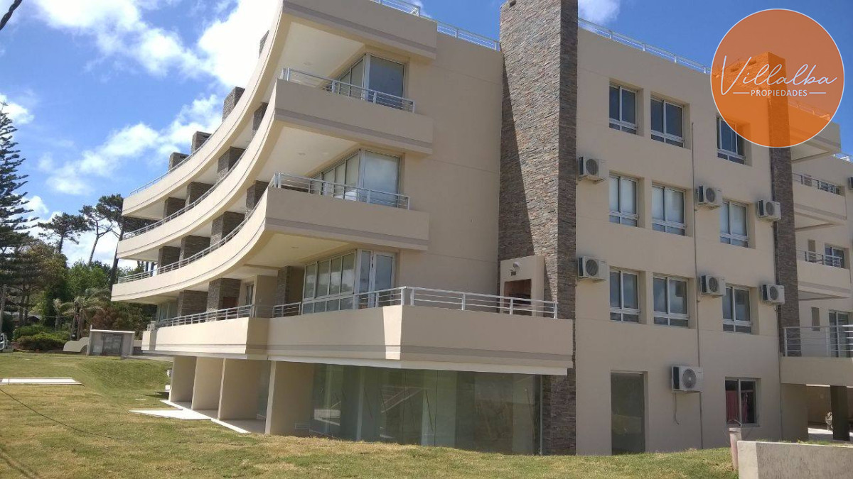 Apartamento ID.41 - Oportunidad Playa Mansa 3 dormitorios.