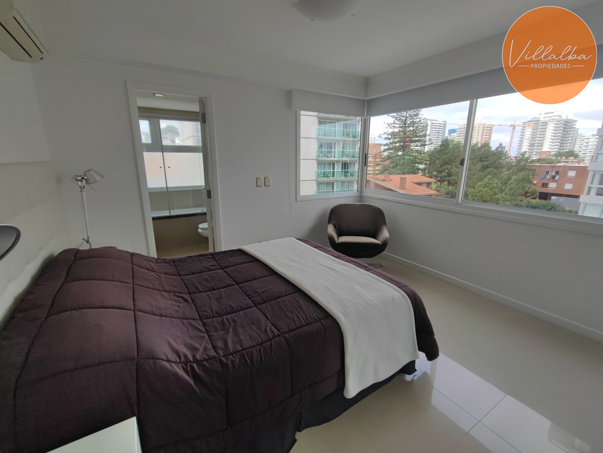 Apartamento ID.3072 - Espectacular Apartamento de 4 Dormitorios a metros de la rambla, playa mansa.