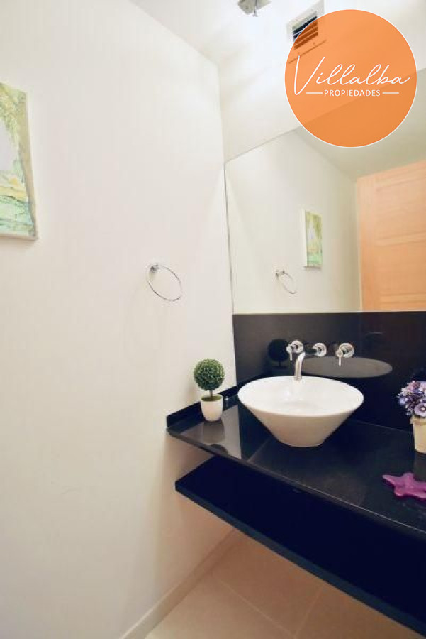 Apartamento ID.2740 - Oportunidad en venta - Seasons Tower, vista al mar. 