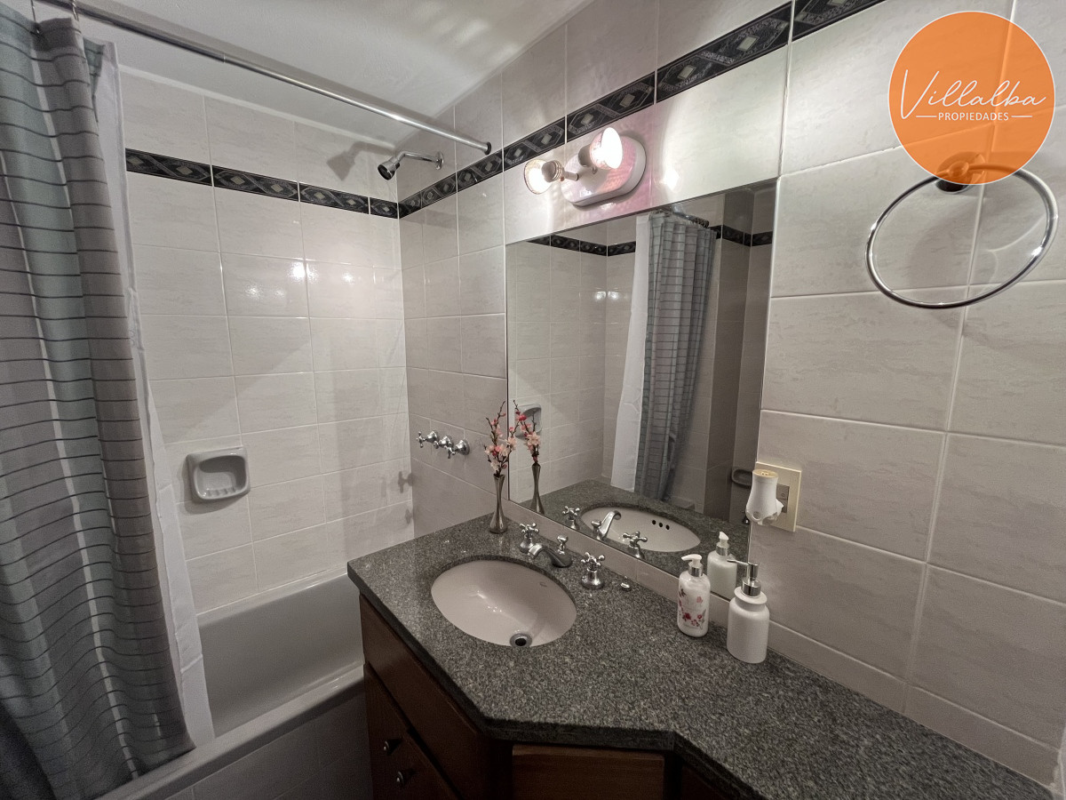 Apartamento ID.2452 - Apartamento en venta, Punta del este 200 mts del Mar
