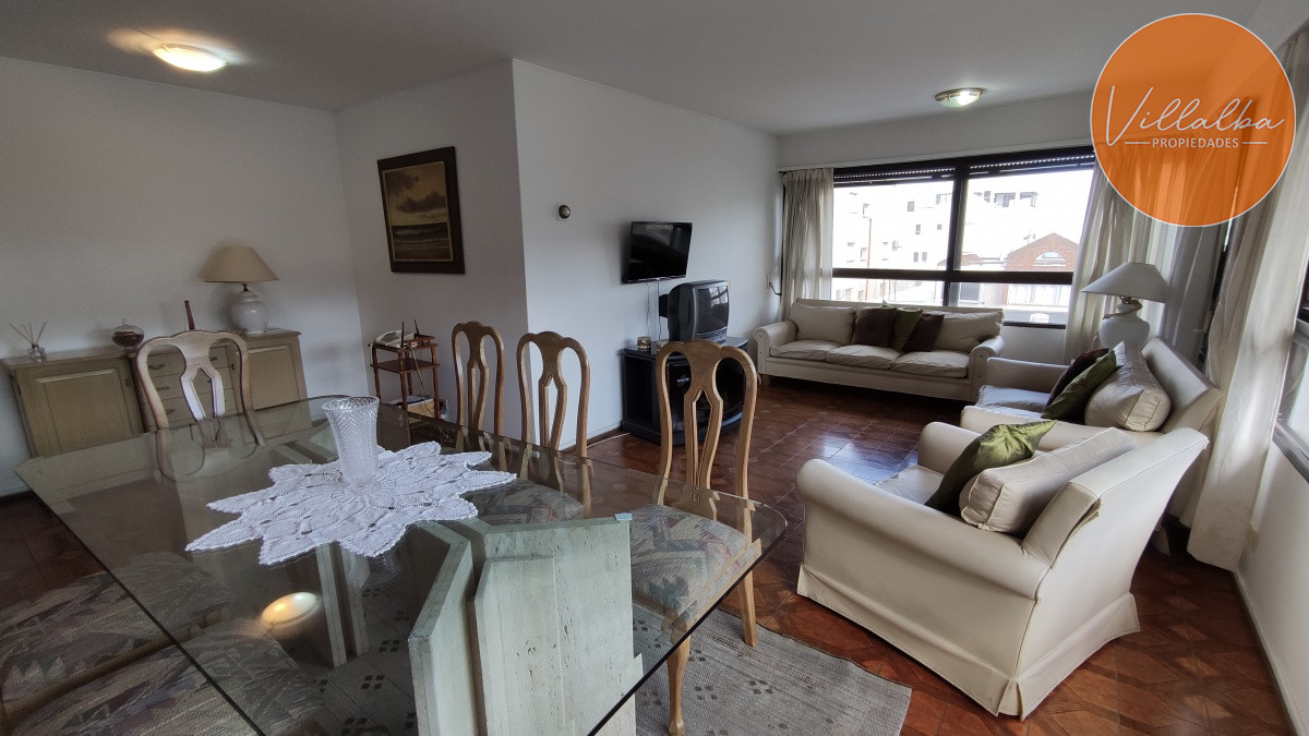 Apartamento ID.925 - BAJÓ DE PRECIO! 3 dormitorios y serv. cerca del mar