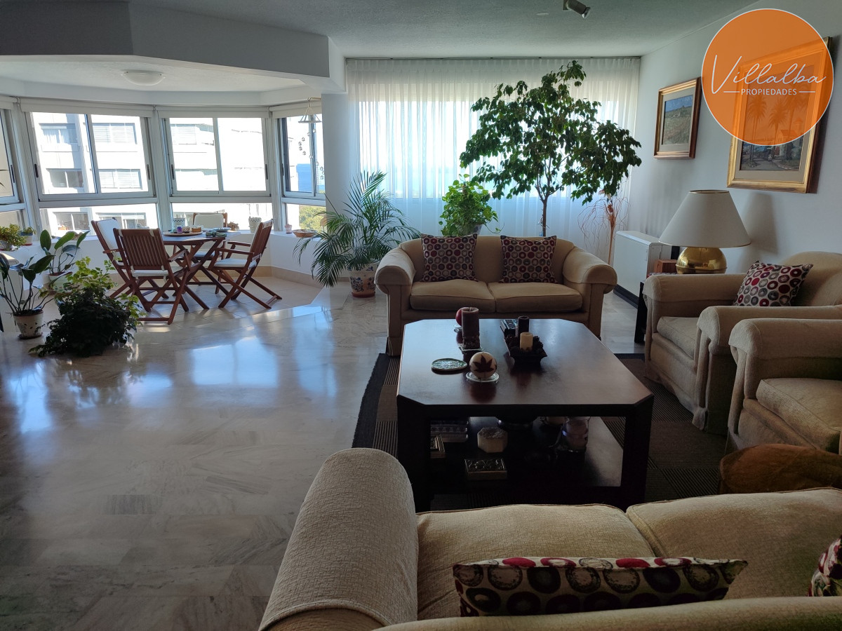 Apartamento ID.2981 - Oportunidad en venta - 3 dormitorios + dependencia! 