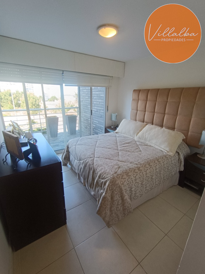 Apartamento ID.3216 - Espectacular depatamento en playa mansa con terraza grande y parrillero propio. 