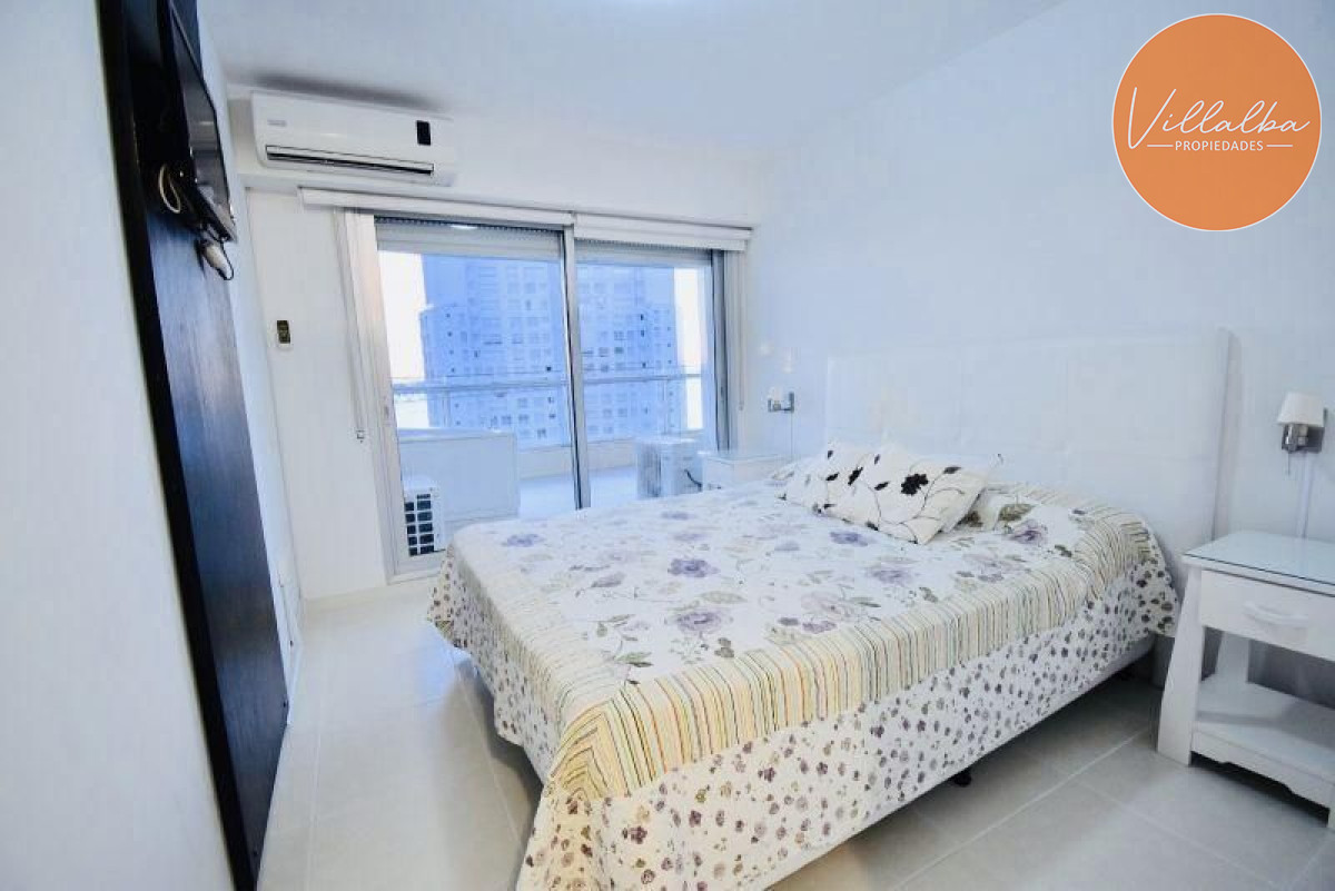 Apartamento ID.2740 - Oportunidad en venta - Seasons Tower, vista al mar. 