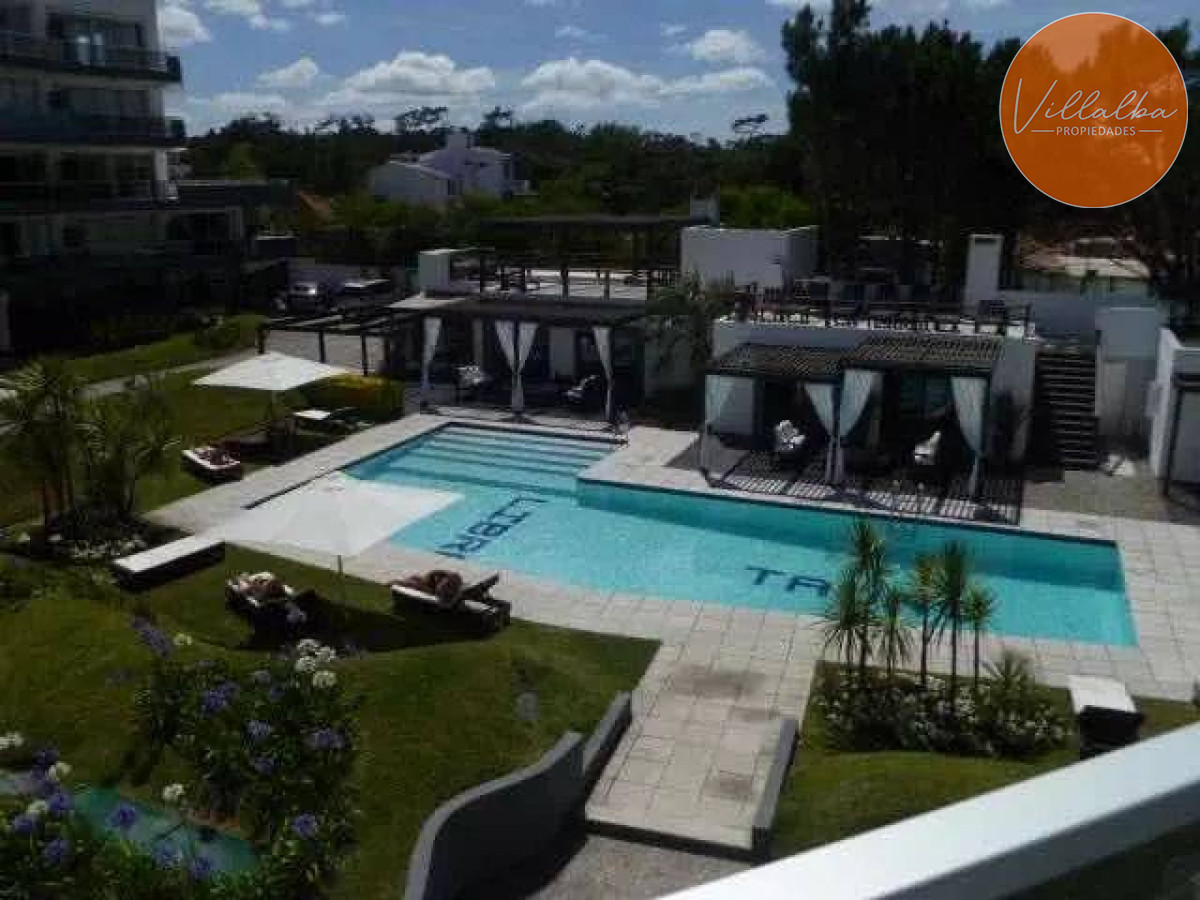 Apartamento ID.3599 - Primera línea. 3 dormitorios, terraza.