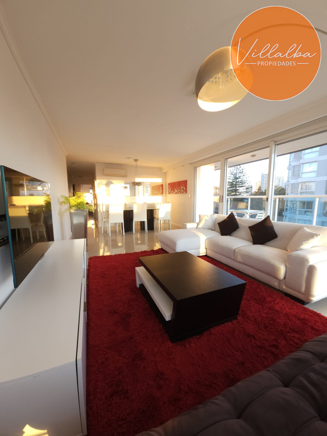 Apartamento ID.3072 - Espectacular Apartamento de 4 Dormitorios a metros de la rambla, playa mansa.