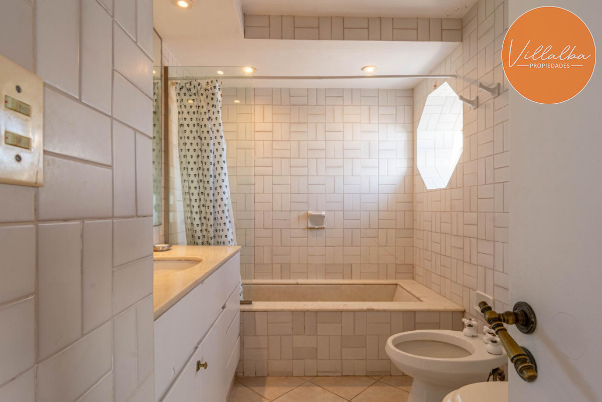 Apartamento ID.3617 - PUNTA DEL ESTE VENTA DEPARTAMENTO GARDEN TOWER 