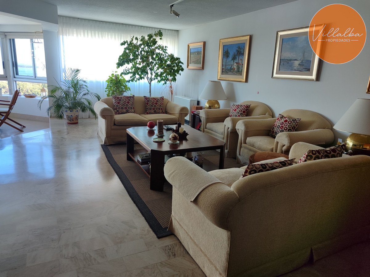 Apartamento ID.2981 - Oportunidad en venta - 3 dormitorios + dependencia! 