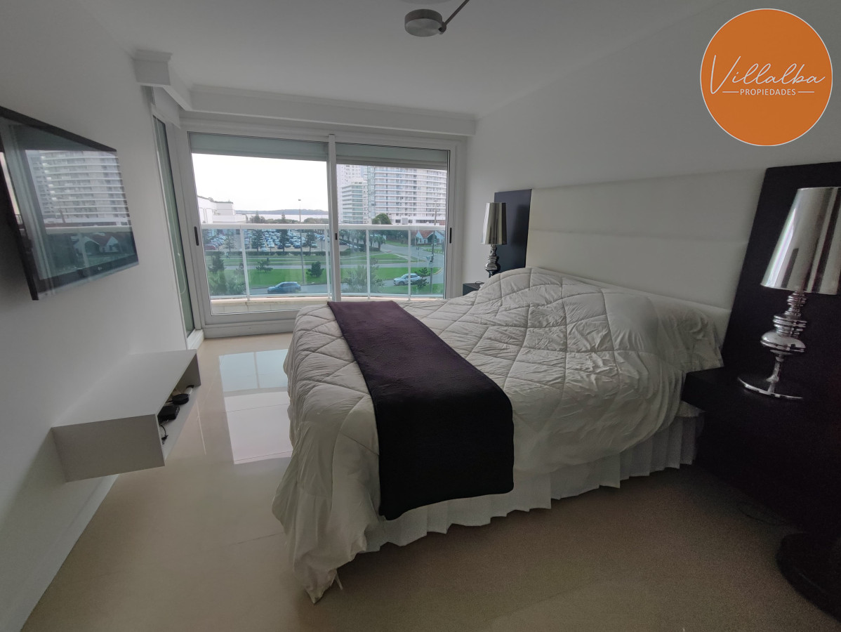 Apartamento ID.3072 - Espectacular Apartamento de 4 Dormitorios a metros de la rambla, playa mansa.