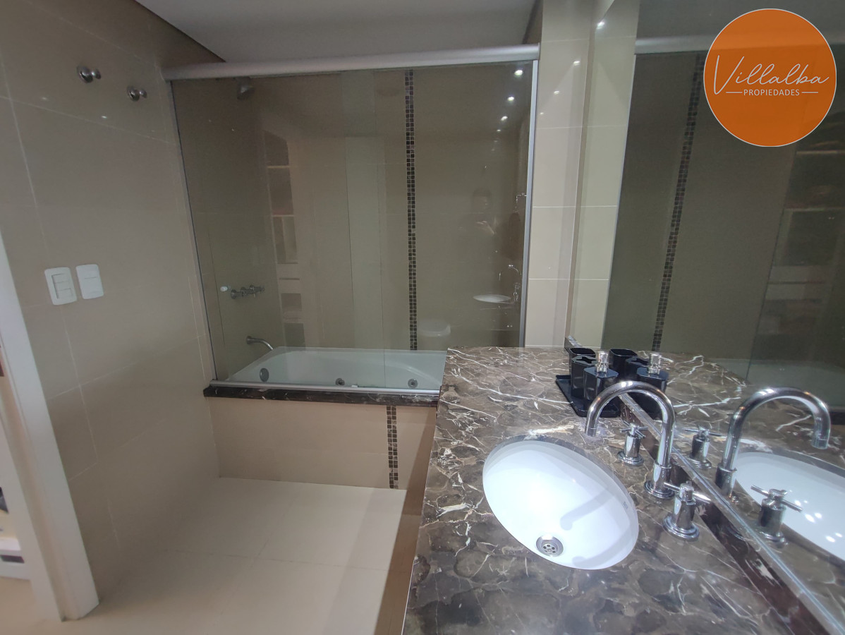 Apartamento ID.3072 - Espectacular Apartamento de 4 Dormitorios a metros de la rambla, playa mansa.