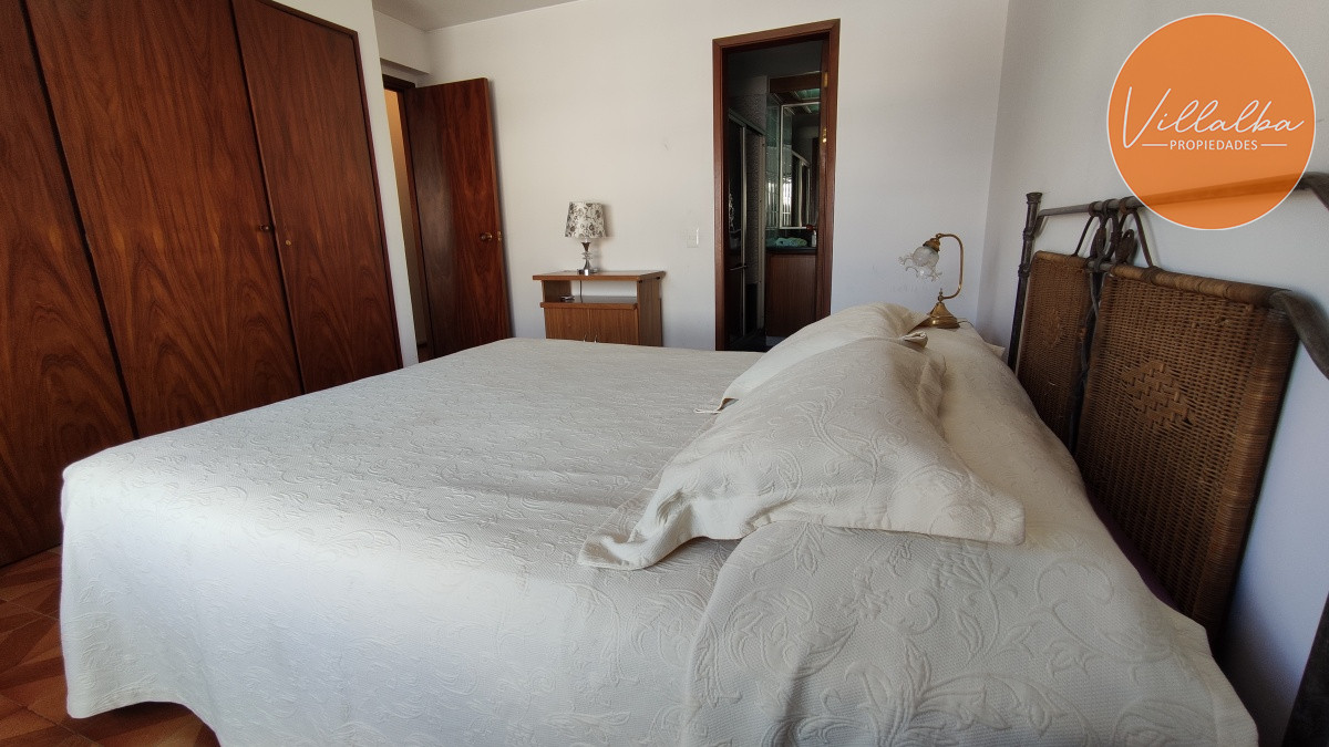 Apartamento ID.925 - BAJÓ DE PRECIO! 3 dormitorios y serv. cerca del mar