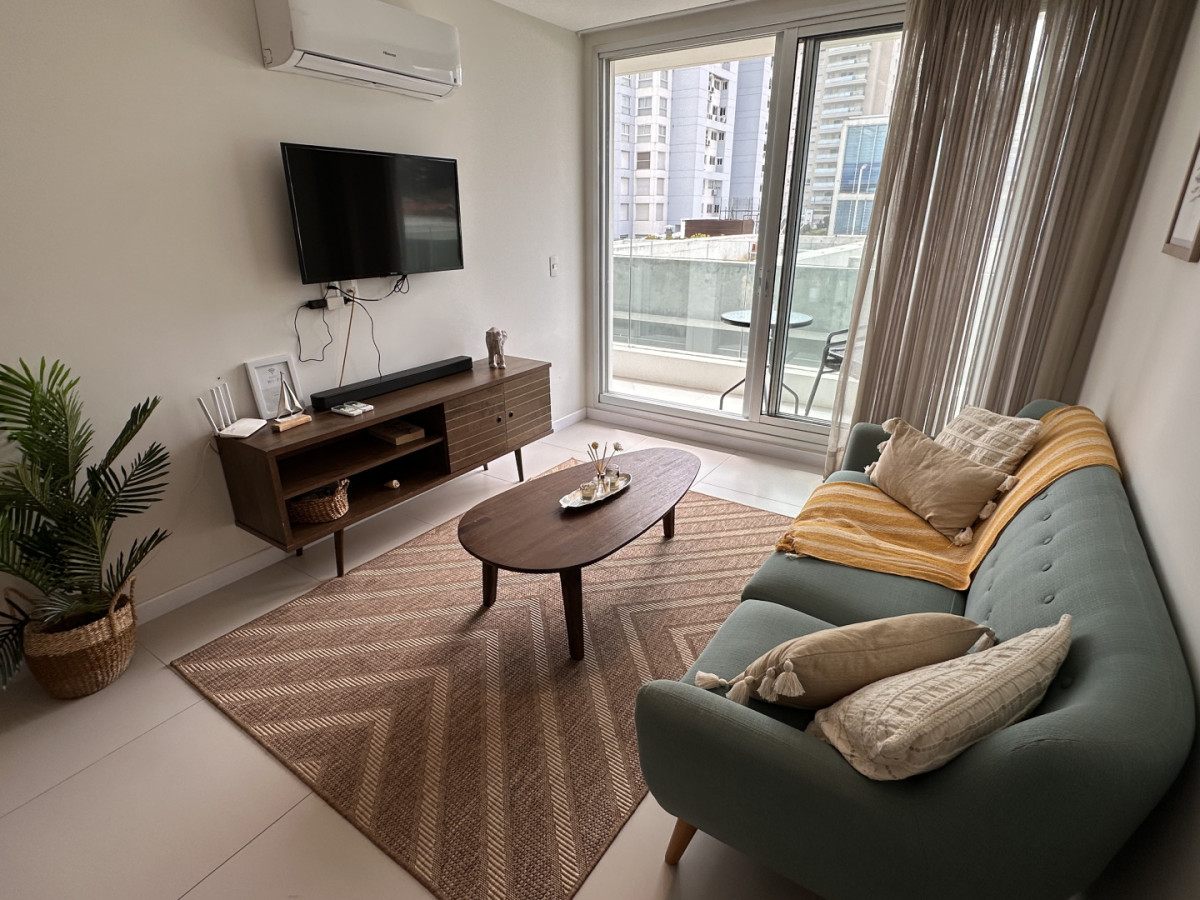 Apartamento de 1 dormitorio en venta en Playa Mansa, Punta del Este, a 30 metros del mar