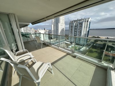 Departamento EN VENTAde 3 dormitorios en venta a pasos del mar. 