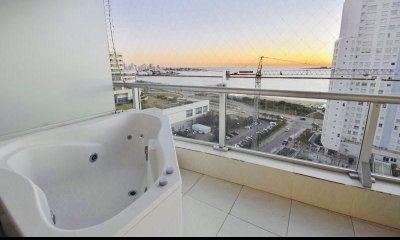 Oportunidad en venta - Seasons Tower, vista al mar.