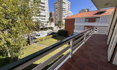 SE VENDE en Península, calle 20