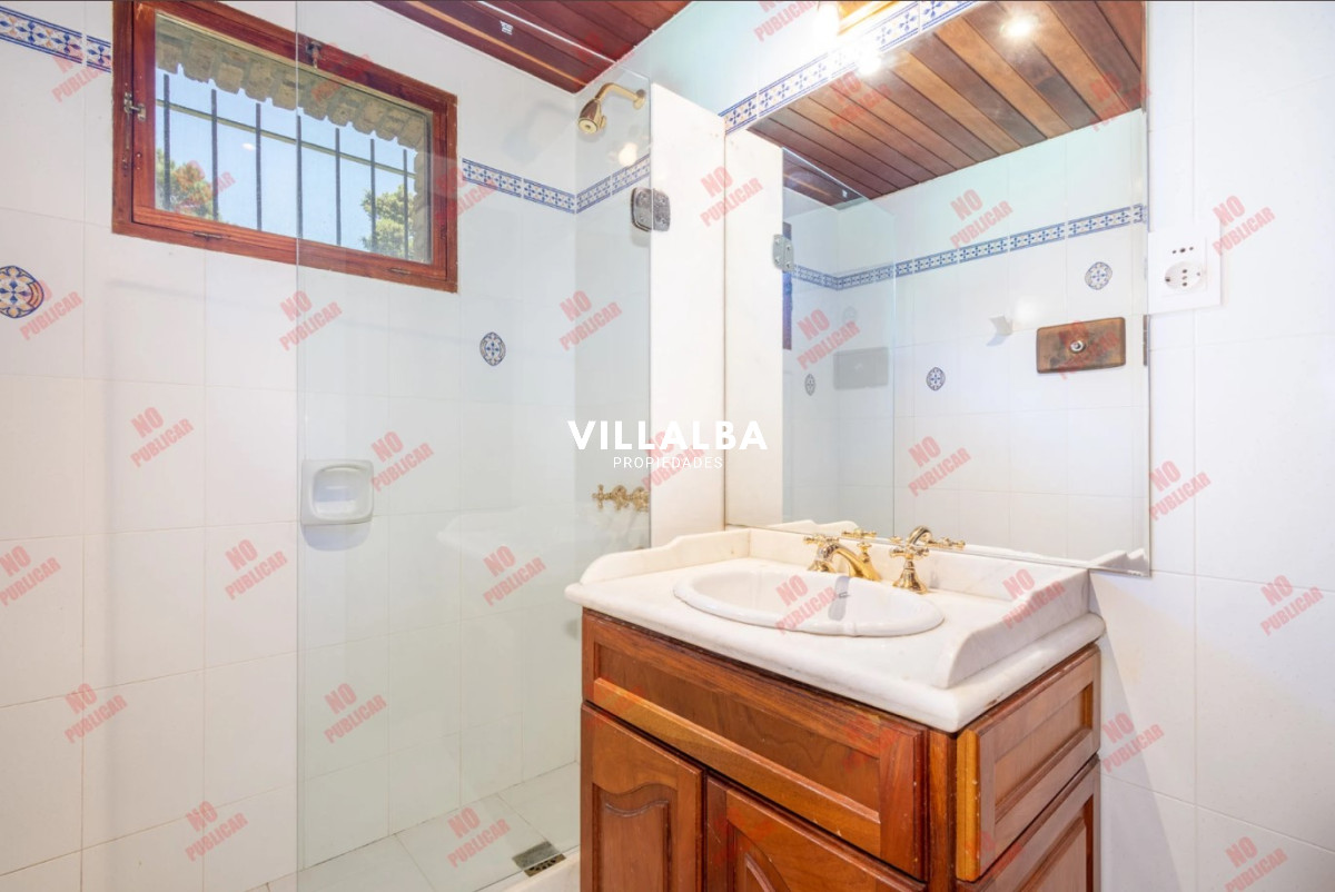 Apartamento ID.3604 - CASA EN PLAYA MANSA - 5 suites. 