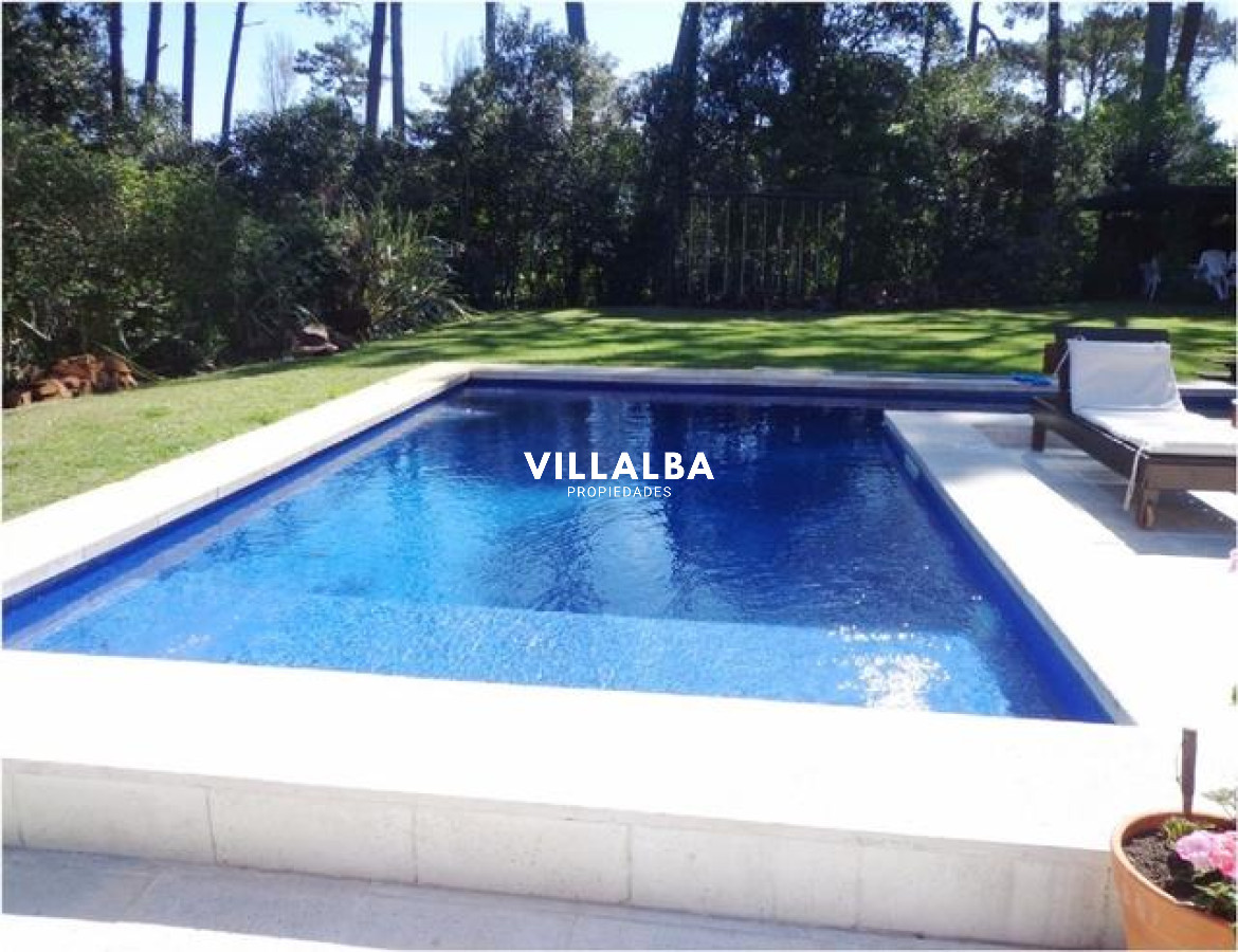 Apartamento ID.1880 - Importante Casa en Venta Punta del Este- Lugano