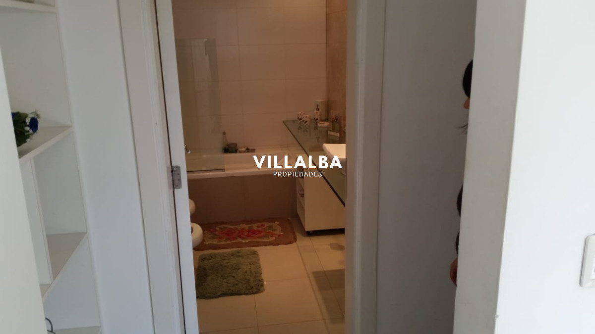 Apartamento ID.3670 - Venta casa de 6 dormitorios en  Punta del Este