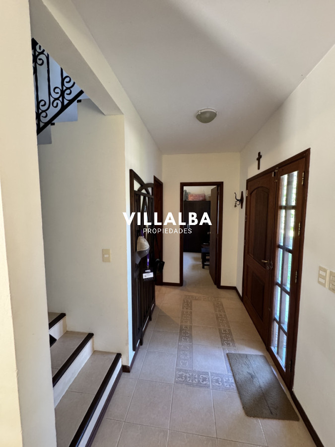 Casa ID.4558 - 4 dormitorios, jardín y ubicación privilegiada en Rincón del Indio