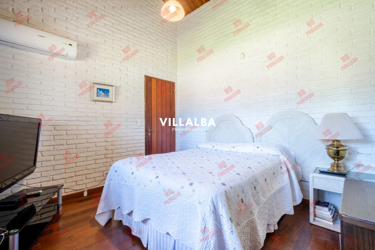 Apartamento ID.3604 - CASA EN PLAYA MANSA - 5 suites. 