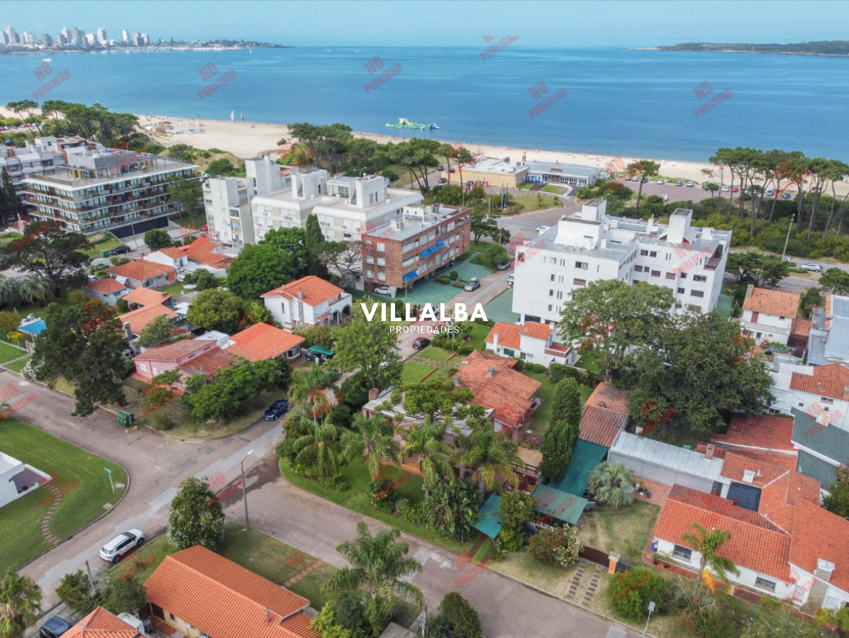 Casa ID.3259 - VENTA - A 1 Cuadra Del Mar En Playa Mansa