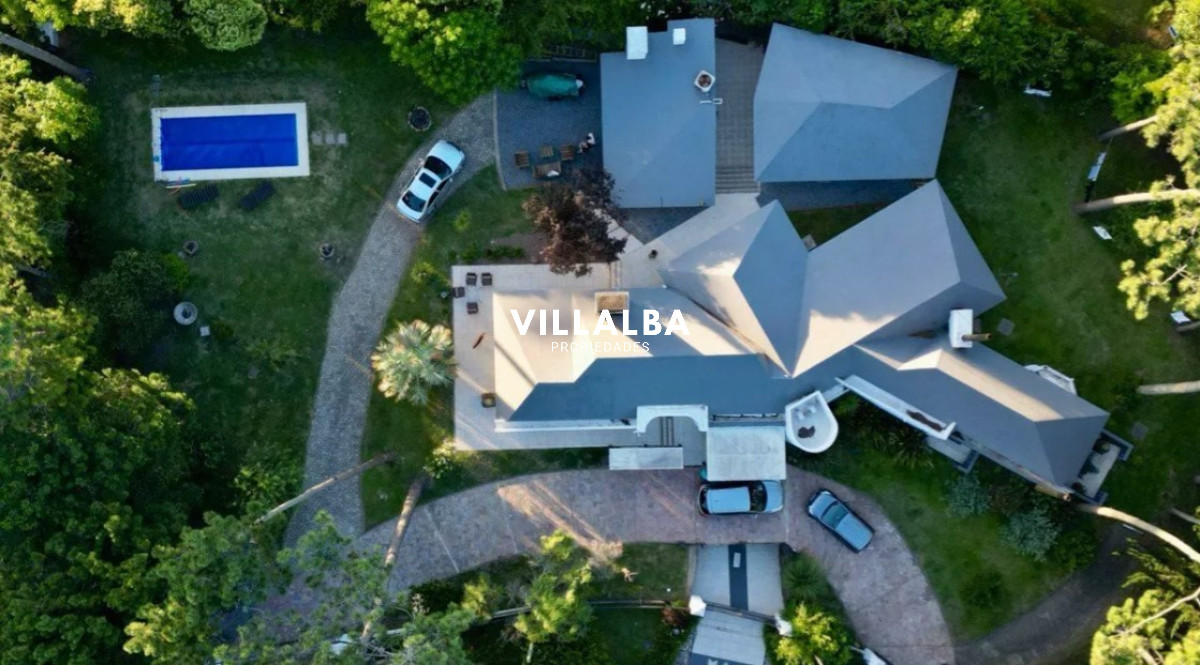 Apartamento ID.3348 - Excelente residencia en una de las zonas más exclusivas de Punta del Este.