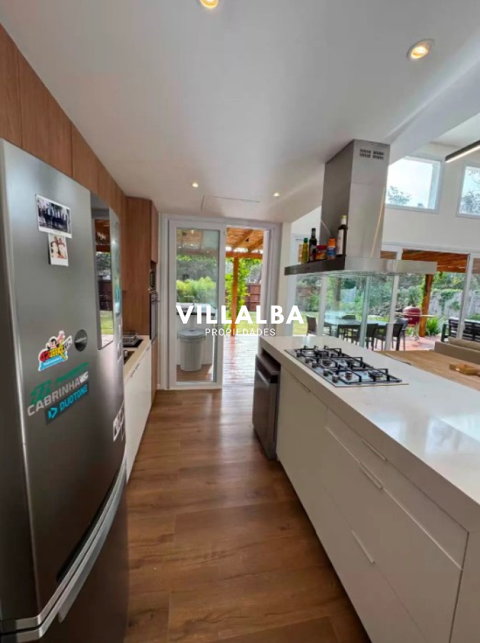 Casa ID.3557 - Casa en Venta Playa Brava. A estrenar ! 