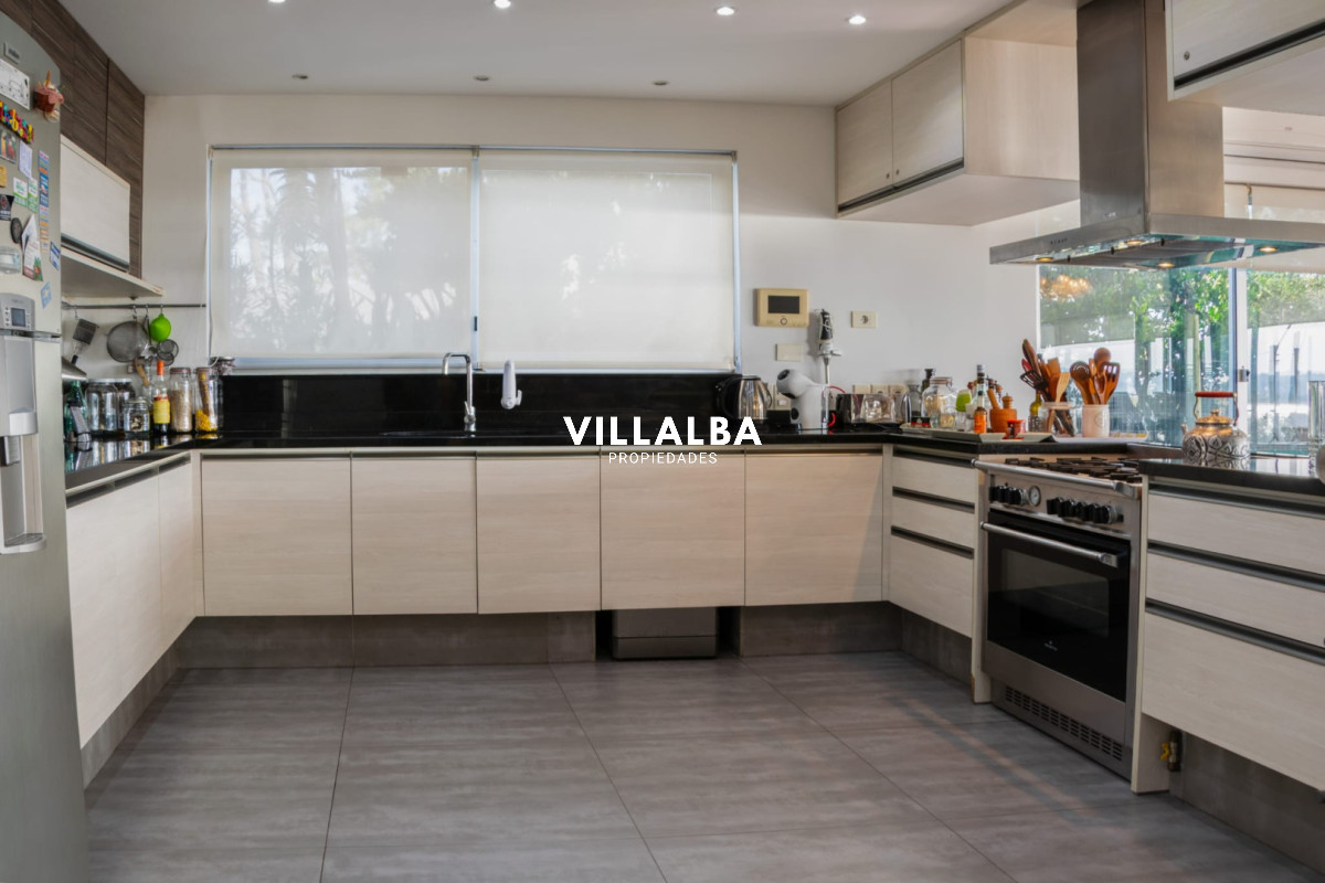 Casa ID.3983 - Venta - Casa con vista plena a la Laguna del Diario