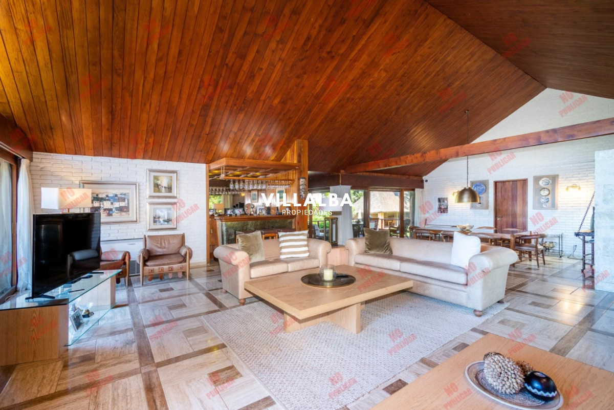 Apartamento ID.3604 - CASA EN PLAYA MANSA - 5 suites. 