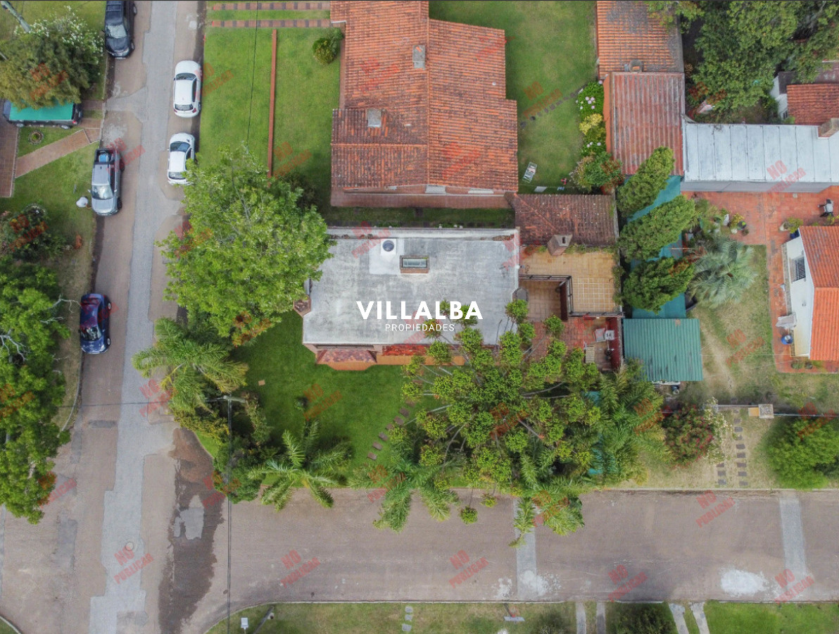 Casa ID.3259 - VENTA - A 1 Cuadra Del Mar En Playa Mansa