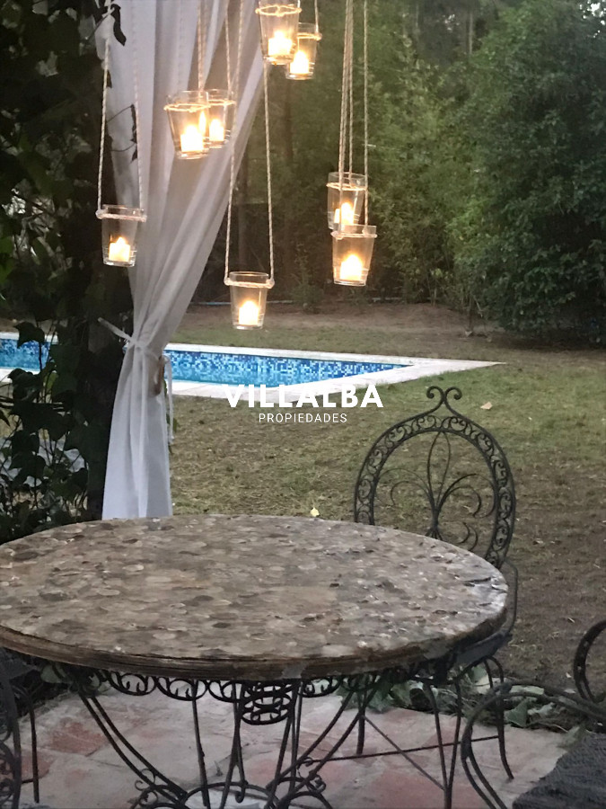 Casa ID.886 - Casa en Venta Pinares con piscina y Parrillero. 