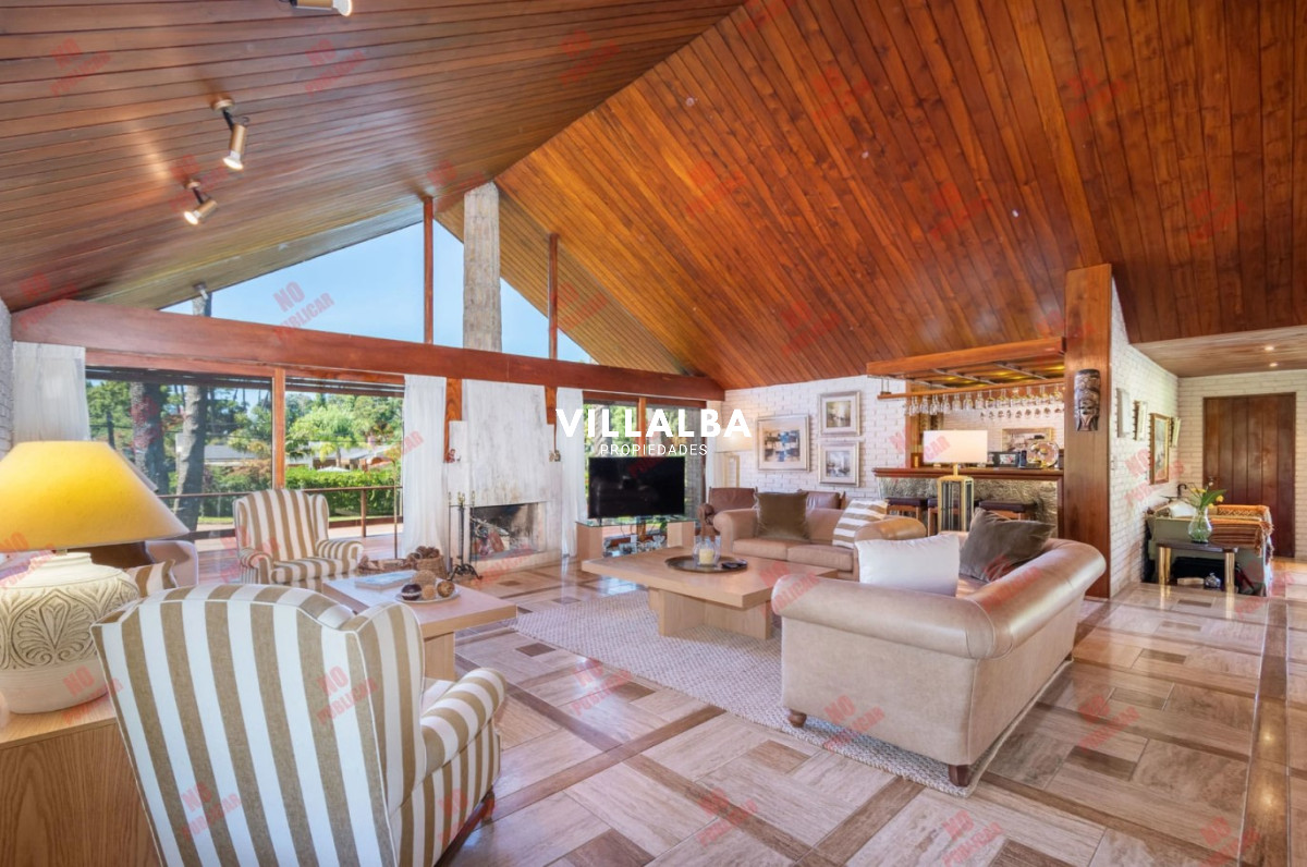 Apartamento ID.3604 - CASA EN PLAYA MANSA - 5 suites. 