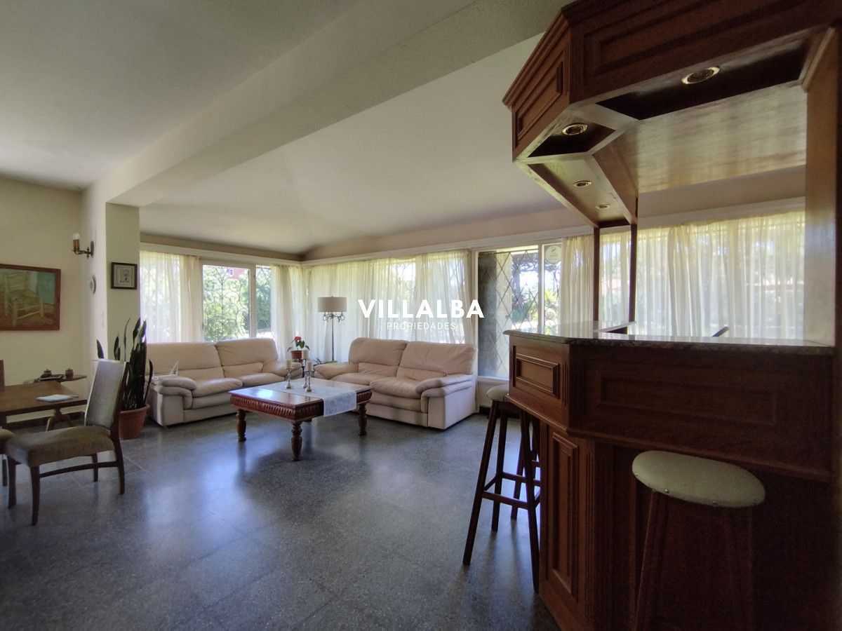 Apartamento ID.4086 - Alquiler y venta de casa en Punta del Este