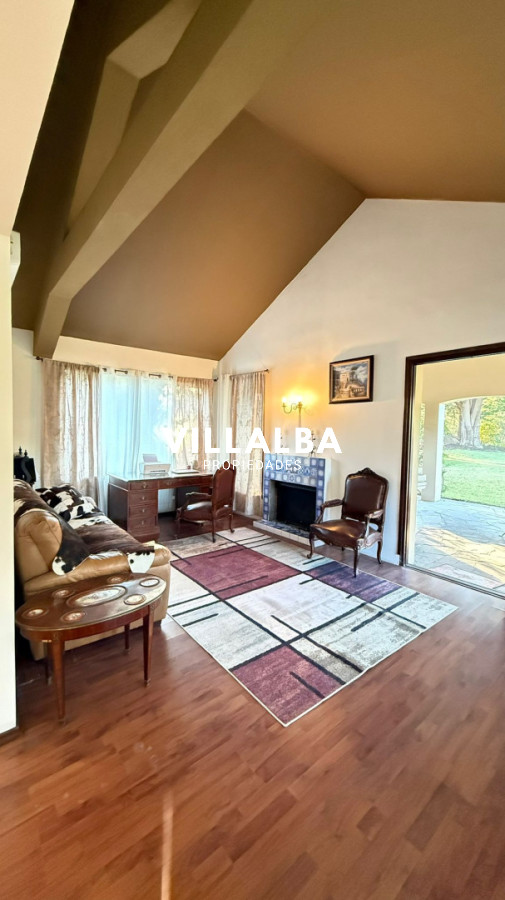 Casa ID.4515 - Gran propiedad en Golf estilo español unico! 