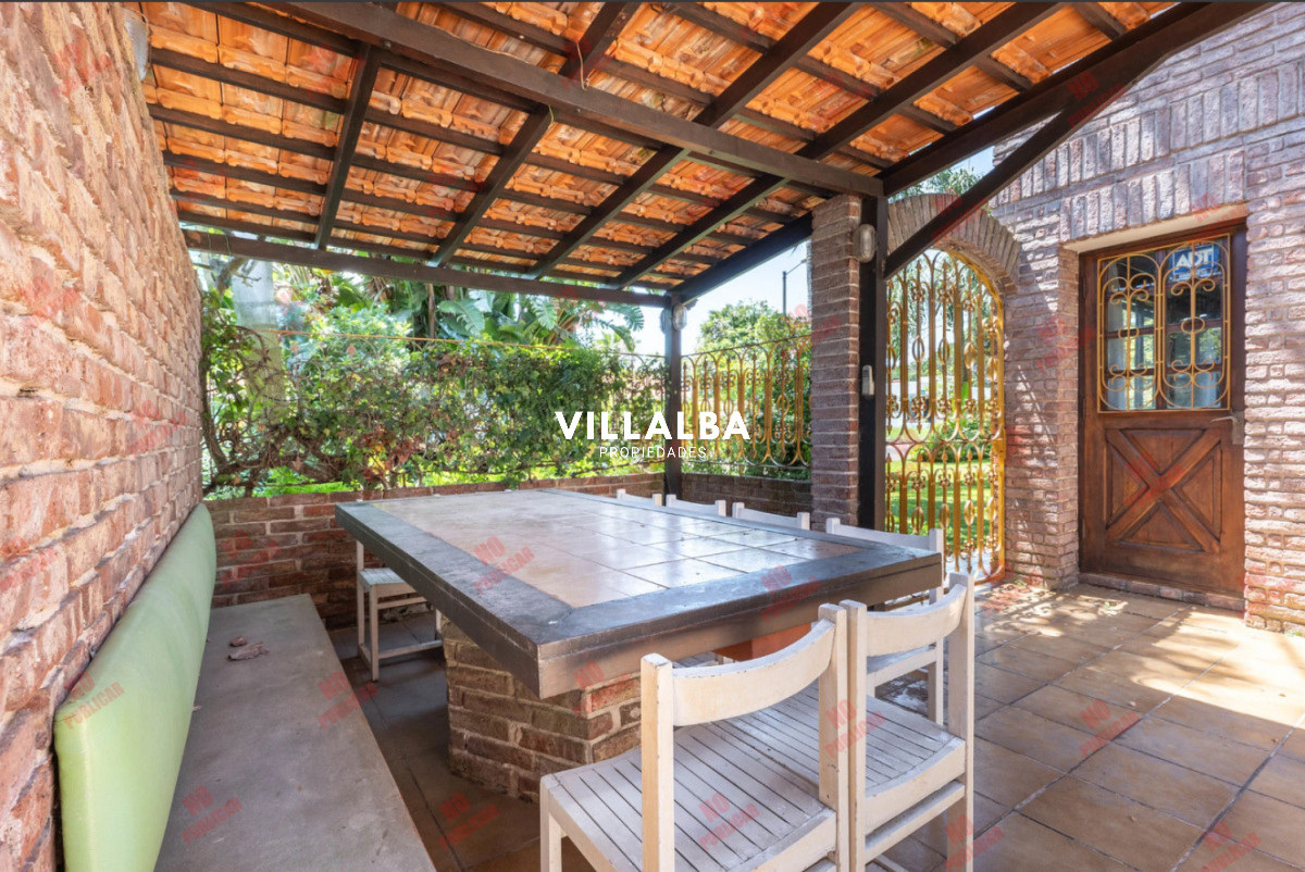 Casa ID.3259 - VENTA - A 1 Cuadra Del Mar En Playa Mansa