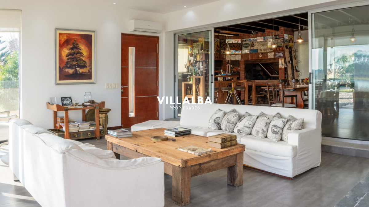 Casa ID.3983 - Venta - Casa con vista plena a la Laguna del Diario