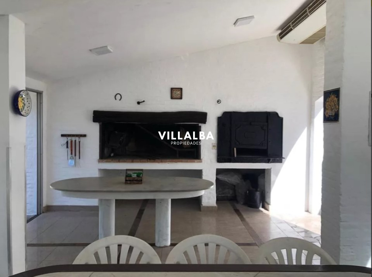 Apartamento ID.3348 - Excelente residencia en una de las zonas más exclusivas de Punta del Este.