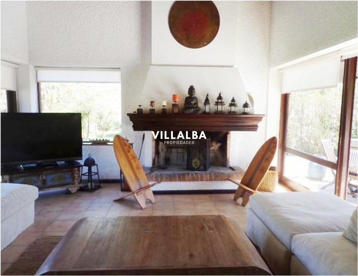 Apartamento ID.1880 - Importante Casa en Venta Punta del Este- Lugano